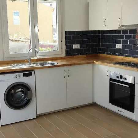 Two-bedroom In דירה *