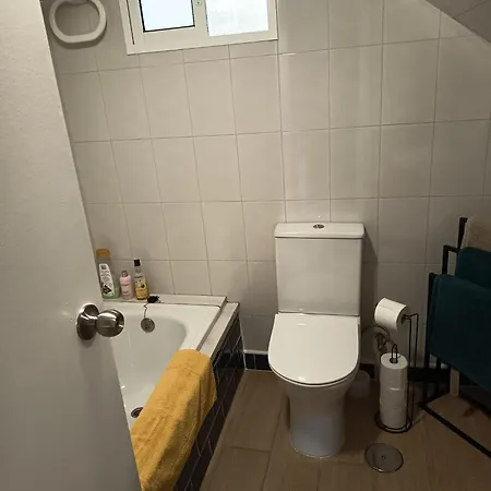 Two-bedroom In דירה
